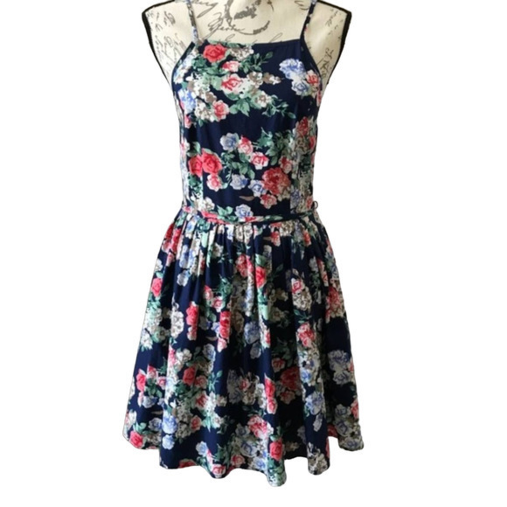 NEW WITH TAGS‎ Charlotte Russe Floral Halter Fit& Flare Dress Large